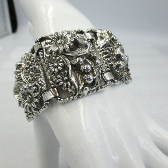 Sarah Coventry Silver Tone Antique Garden VINTAGE BRACELET 1962 Floral Panel - Picture 3 of 7